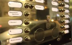 doorbell of Vienna restaurant Mezzanin 7