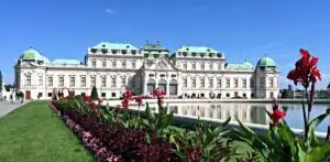 Vienna metro: Belvedere Palace