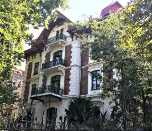 Vienna Budapest Day Trip: villa in Andrassy Utca