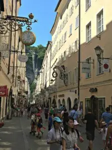 Vienna Salzburg Day Trip: Getreidegasse