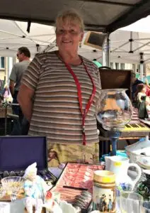 Wienerisch: flea market seller